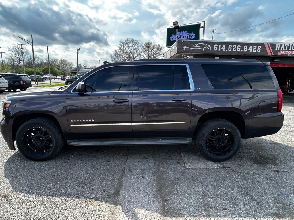 Photo 4 of this CHEVROLET SUBURBAN