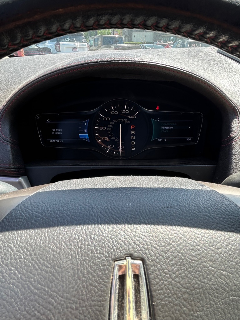Photo 15 of this LINCOLN MKX
