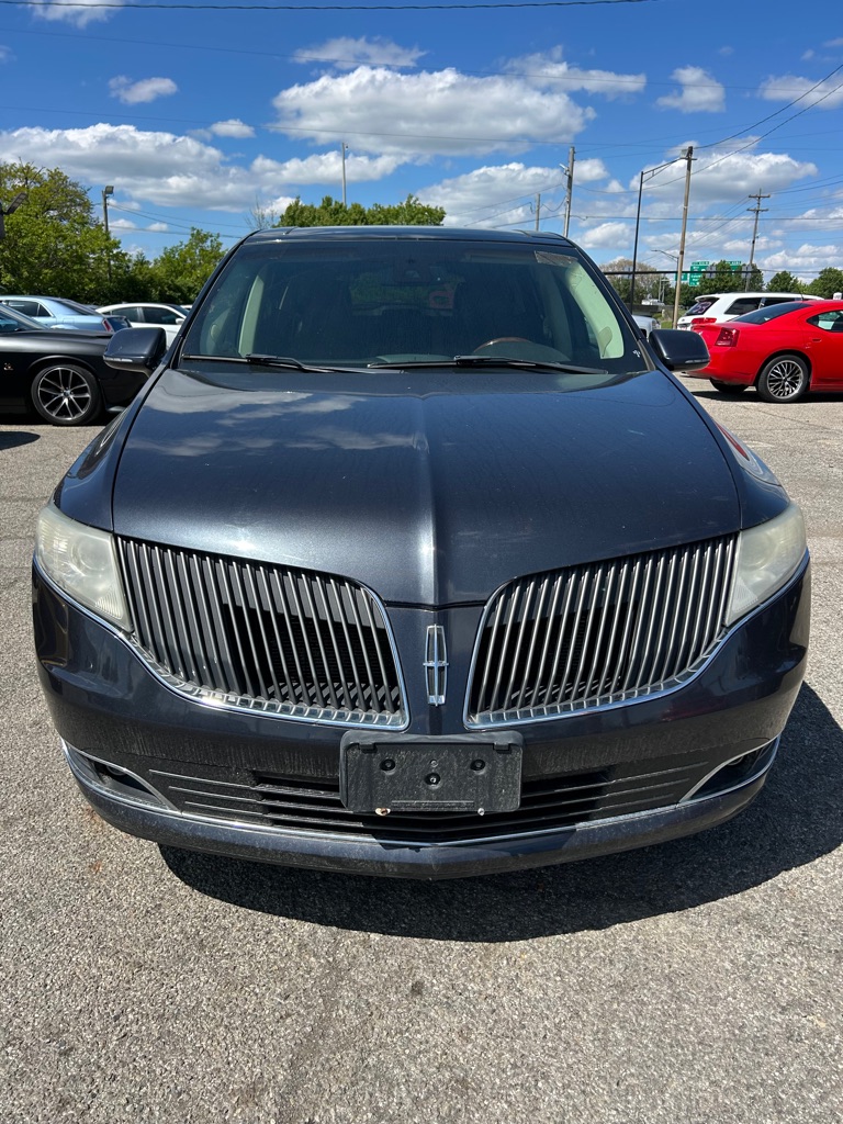Photo 3 of this LINCOLN MKT