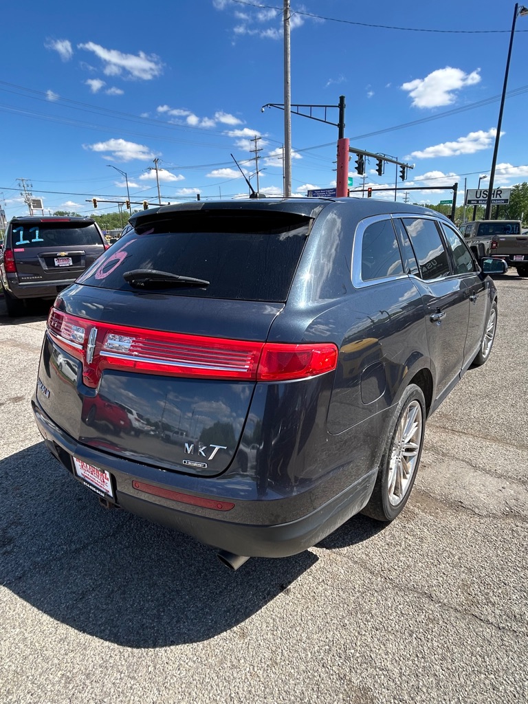 Photo 6 of this LINCOLN MKT