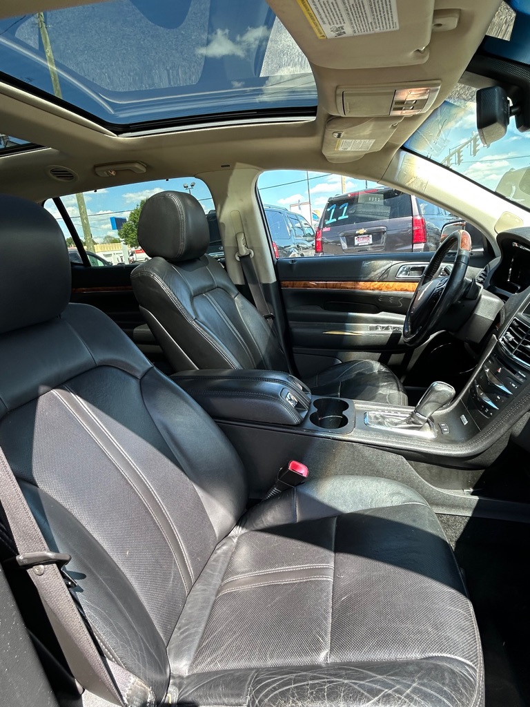 Photo 12 of this LINCOLN MKT