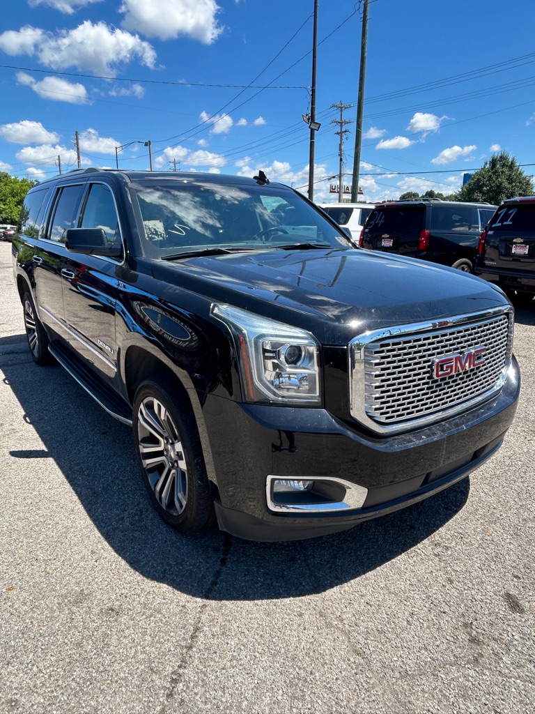 Photo 2 of this GMC YUKON XL