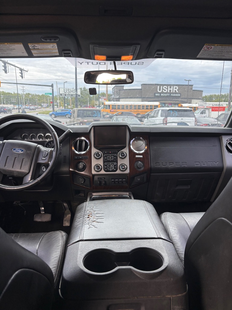 Photo 13 of this FORD F350