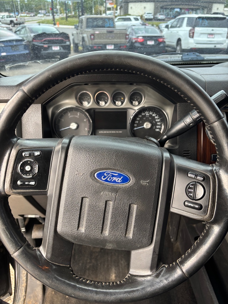 Photo 18 of this FORD F350