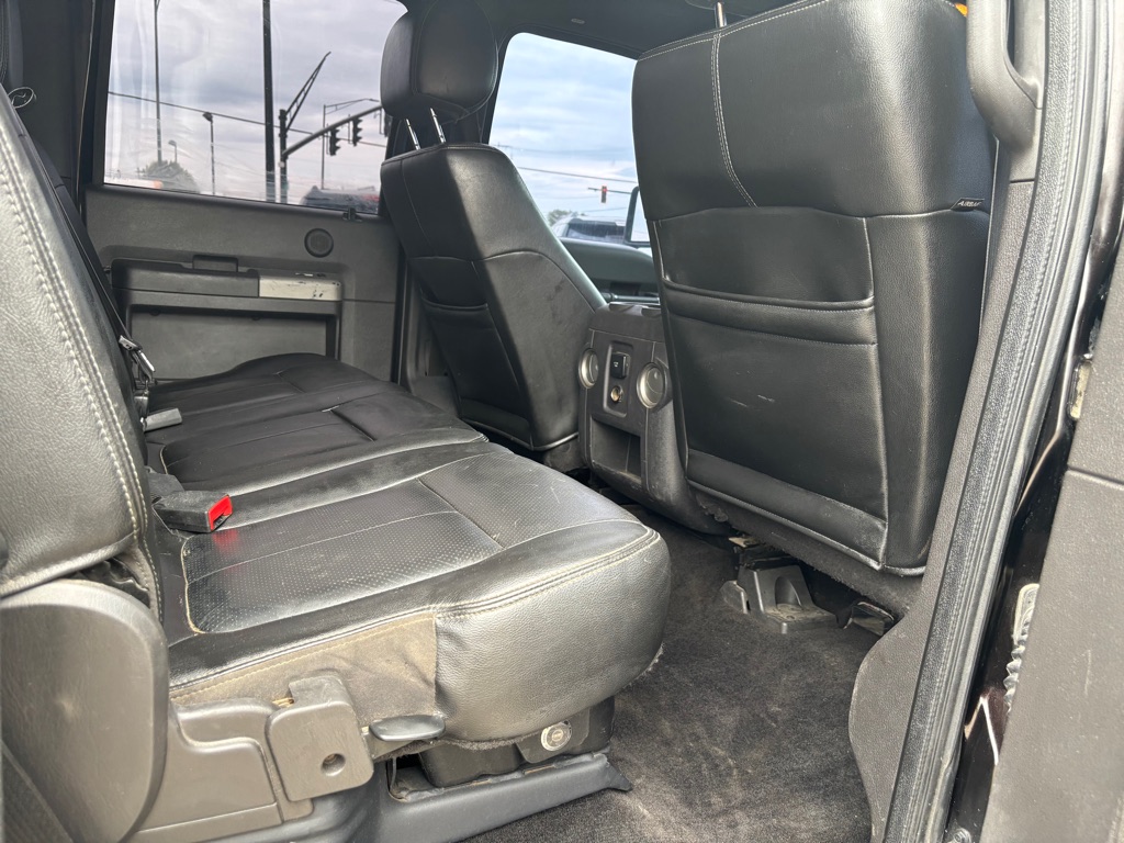 Photo 17 of this FORD F350