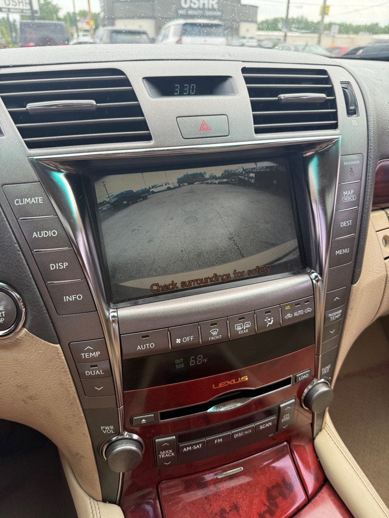 Photo 10 of this LEXUS LS