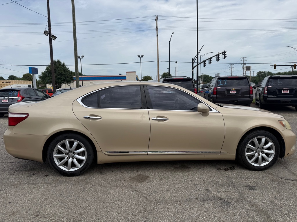 Photo 5 of this LEXUS LS