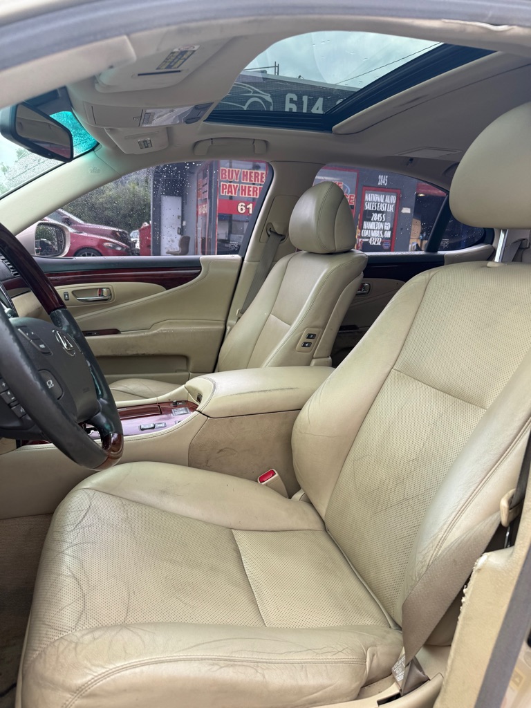 Photo 8 of this LEXUS LS