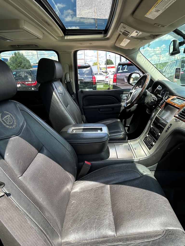 Photo 13 of this CADILLAC ESCALADE