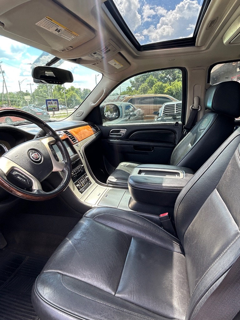 Photo 10 of this CADILLAC ESCALADE