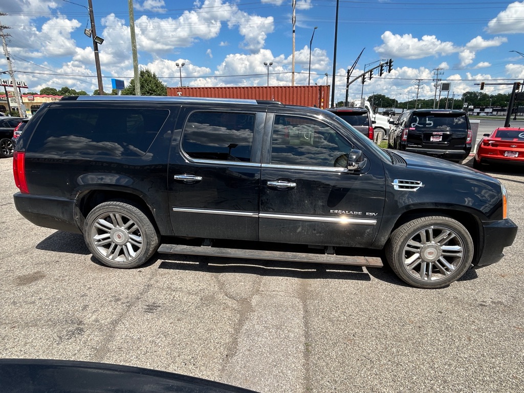 Photo 5 of this CADILLAC ESCALADE