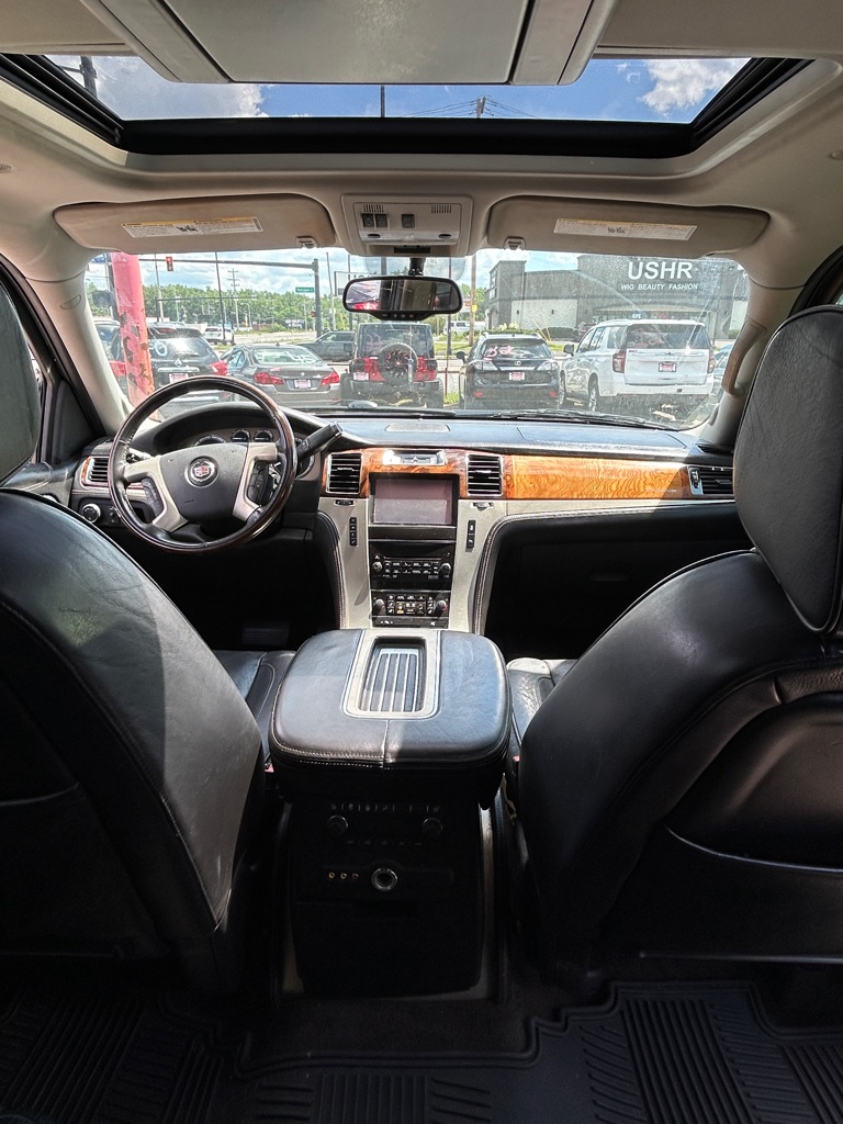 Photo 9 of this CADILLAC ESCALADE