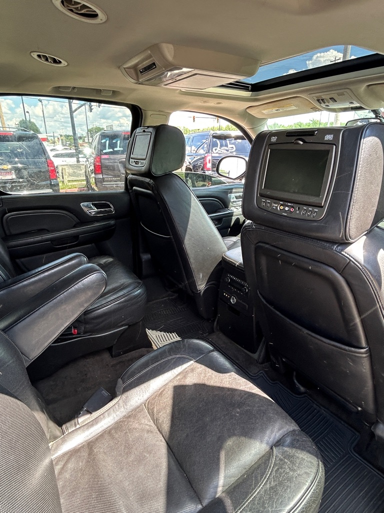 Photo 14 of this CADILLAC ESCALADE