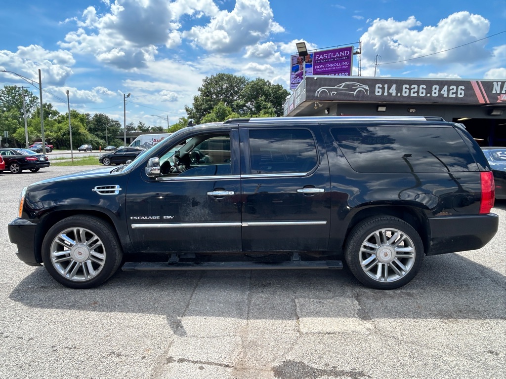 Photo 4 of this CADILLAC ESCALADE