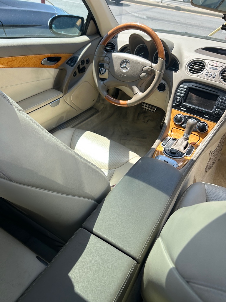 Photo 9 of this MERCEDES-BENZ SL