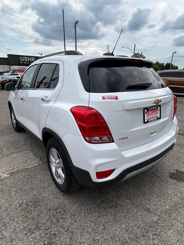 Photo 7 of this CHEVROLET TRAX