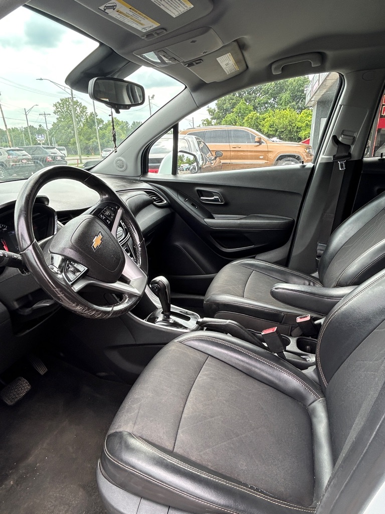 Photo 10 of this CHEVROLET TRAX