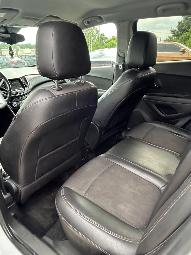 Photo 11 of this CHEVROLET TRAX