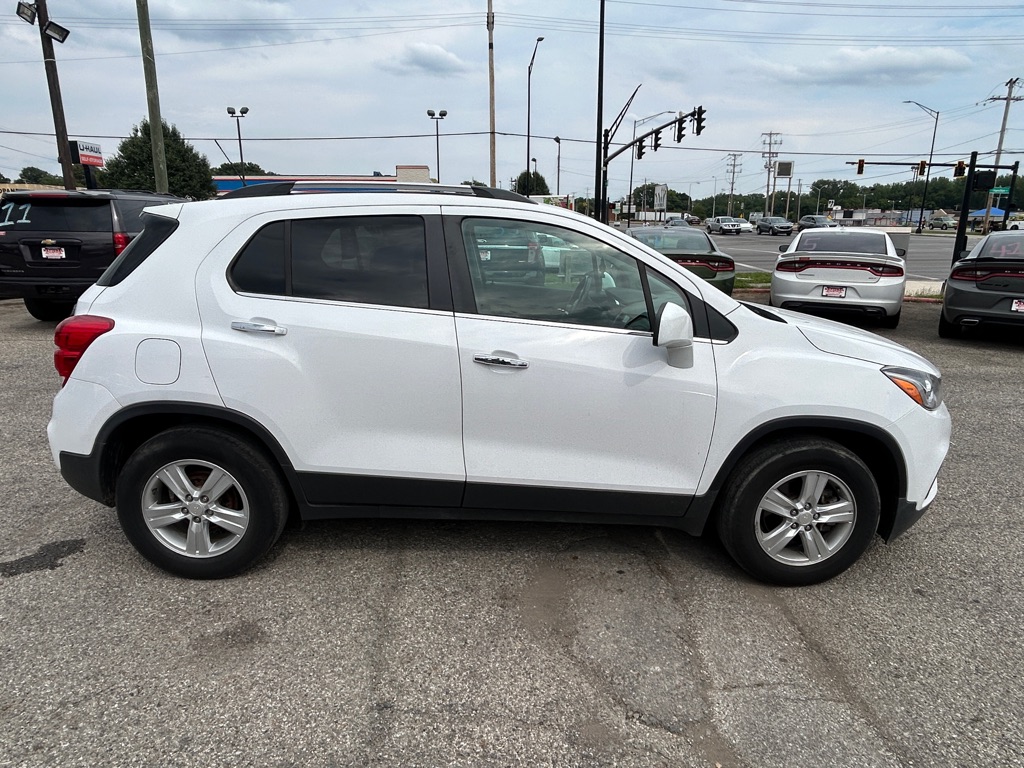 Photo 5 of this CHEVROLET TRAX