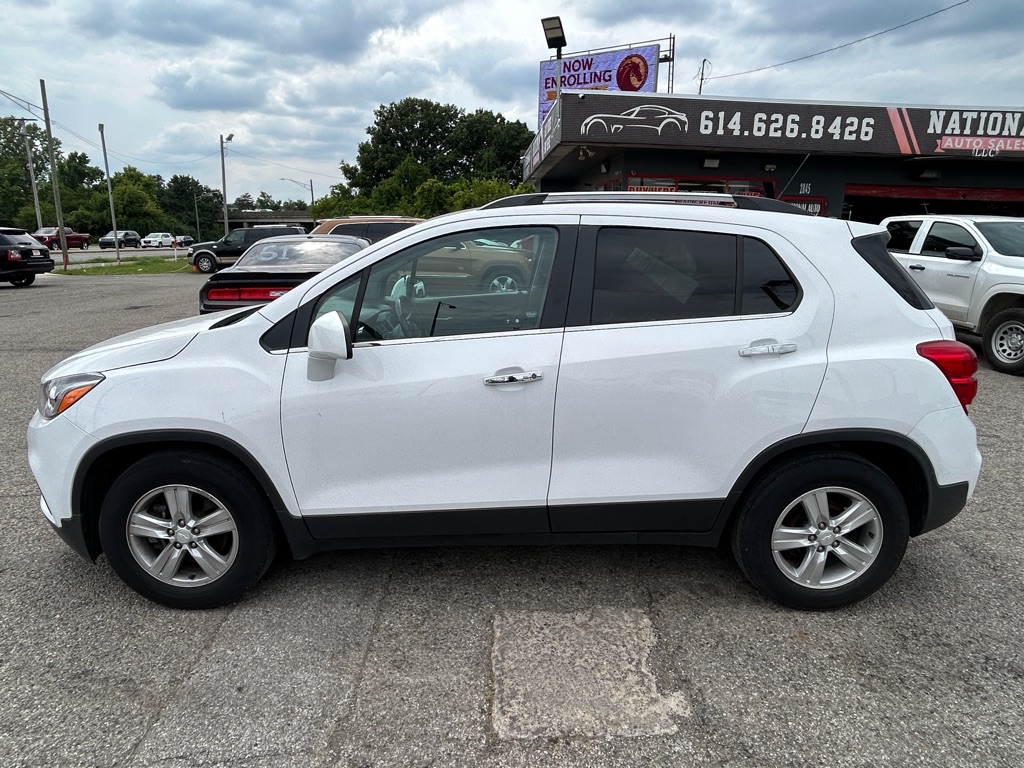 Photo 4 of this CHEVROLET TRAX