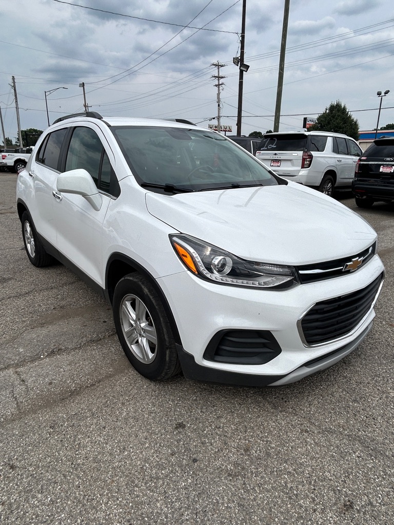 Photo 2 of this CHEVROLET TRAX