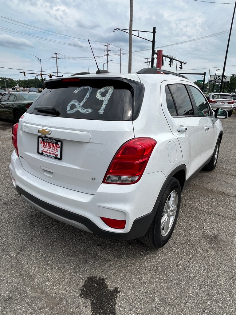 Photo 6 of this CHEVROLET TRAX