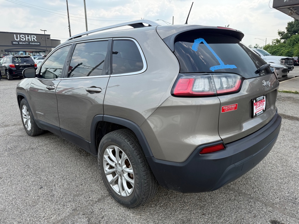 Photo 5 of this JEEP CHEROKEE