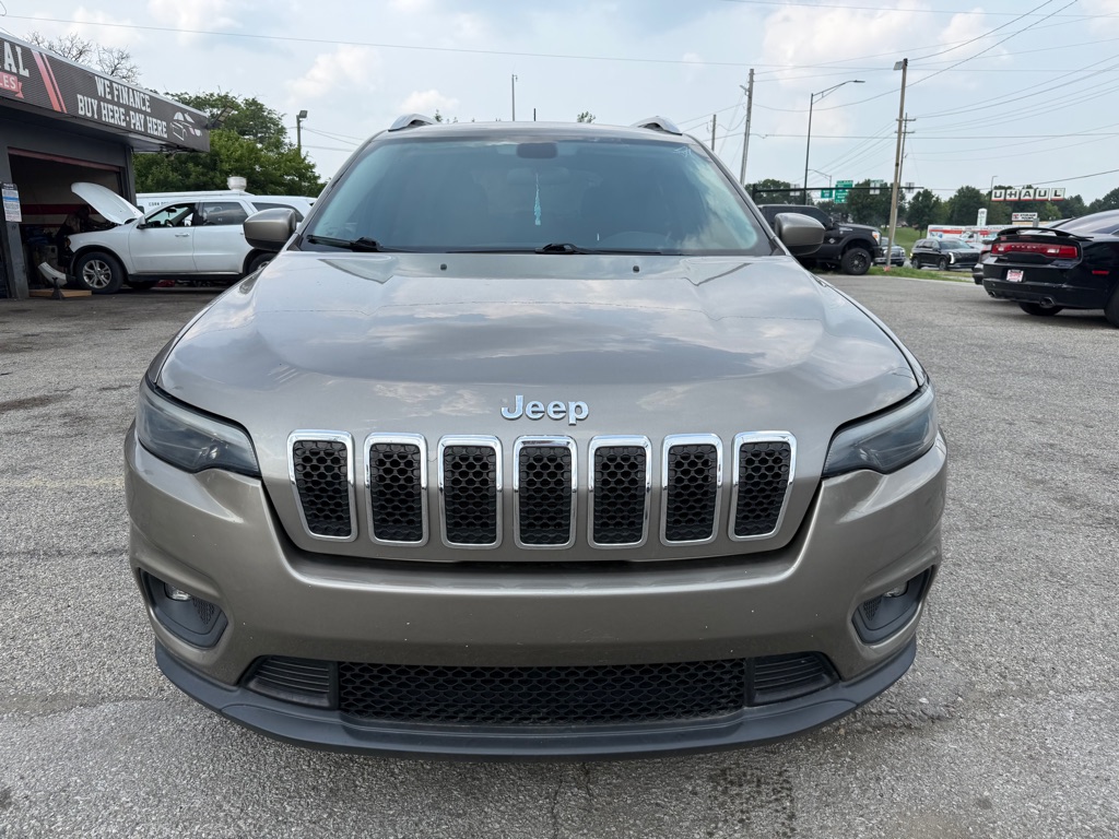 Photo 3 of this JEEP CHEROKEE