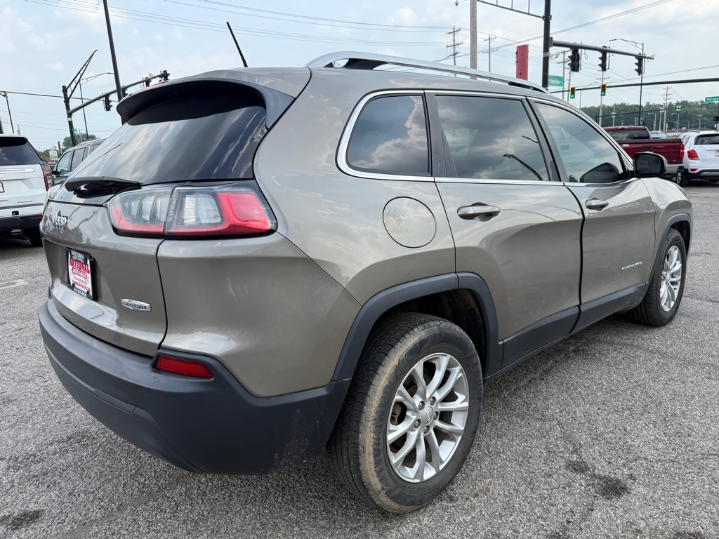 Photo 4 of this JEEP CHEROKEE