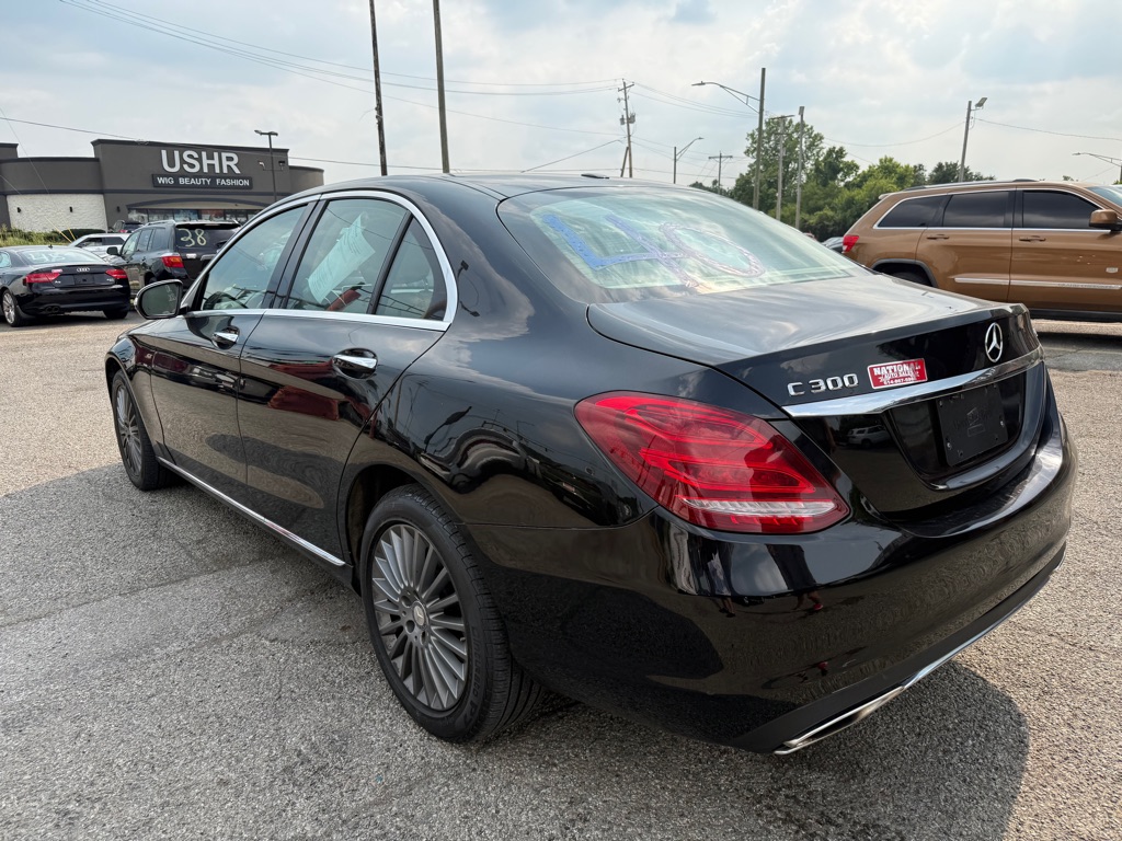 Photo 4 of this MERCEDES-BENZ C-CLASS