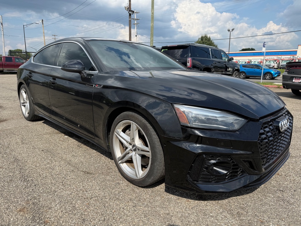 Photo 2 of this AUDI A5