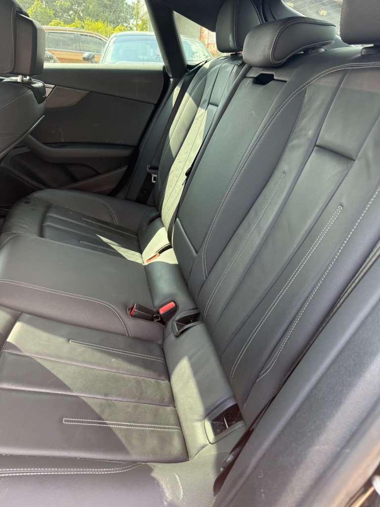 Photo 9 of this AUDI A5