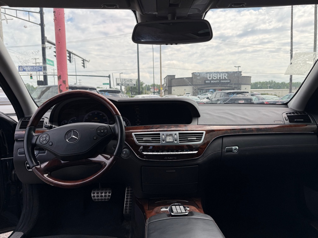 Photo 7 of this MERCEDES-BENZ S-CLASS