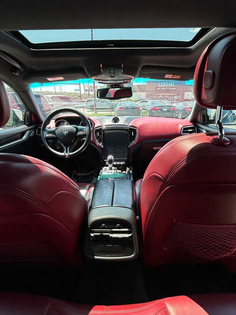 Photo 9 of this MASERATI GHIBLI