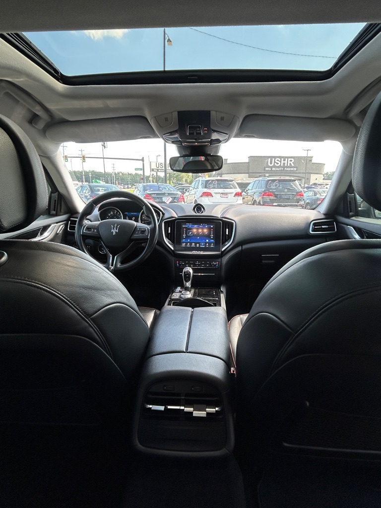 Photo 9 of this MASERATI GHIBLI