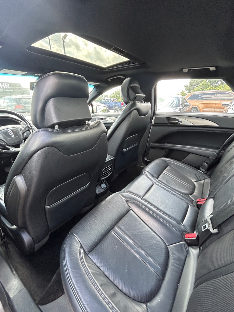 Photo 11 of this LINCOLN MKZ