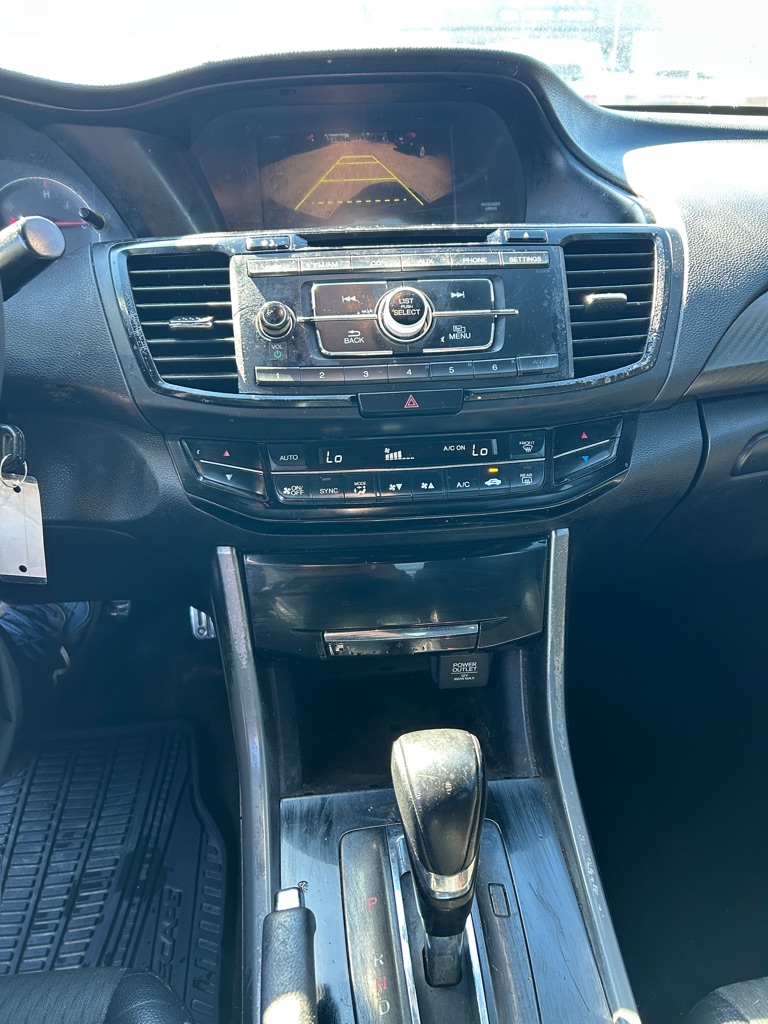 Photo 10 of this HONDA ACCORD