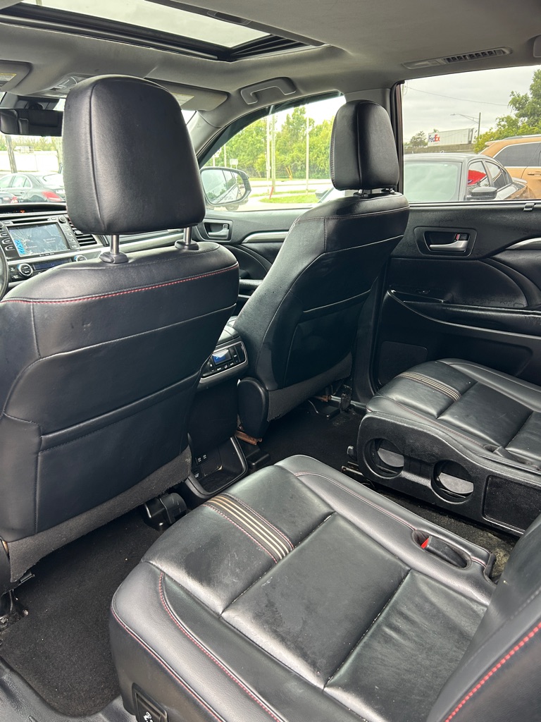 Photo 12 of this TOYOTA HIGHLANDER