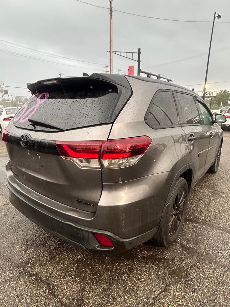 Photo 6 of this TOYOTA HIGHLANDER
