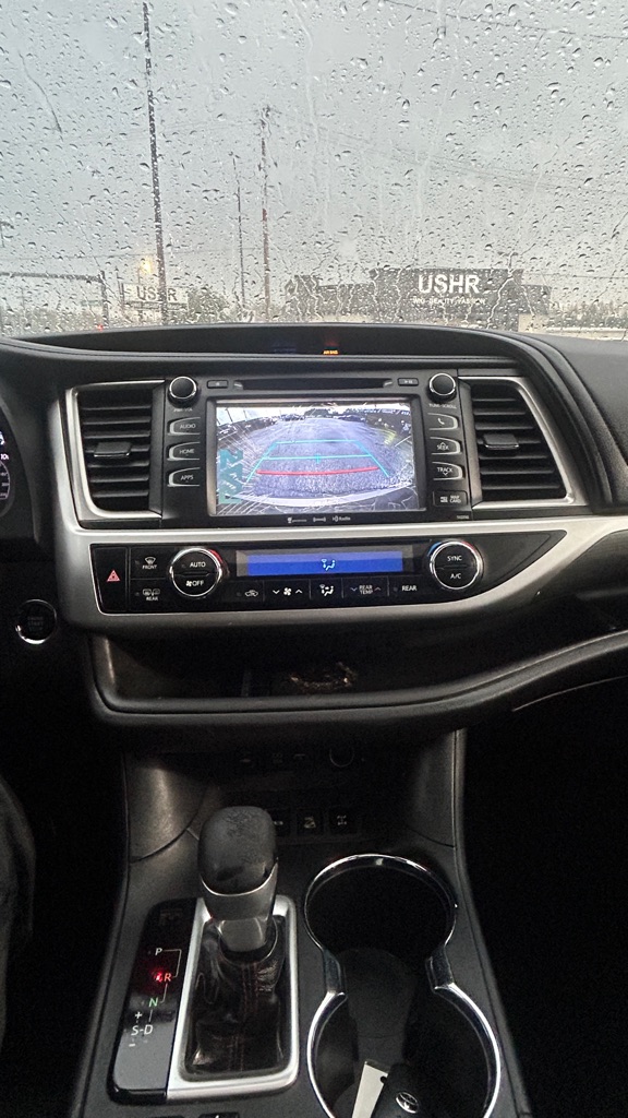Photo 9 of this TOYOTA HIGHLANDER