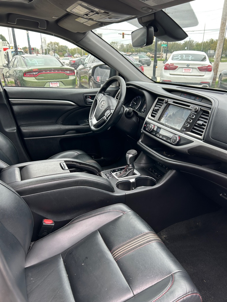 Photo 13 of this TOYOTA HIGHLANDER