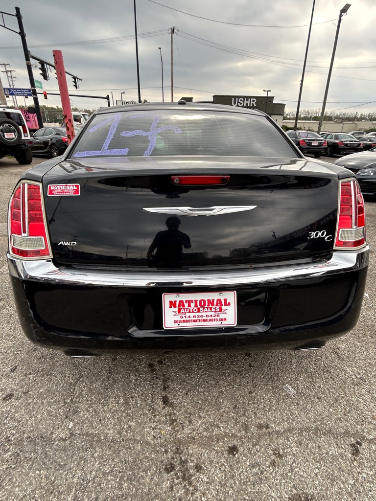 Photo 8 of this CHRYSLER 300C