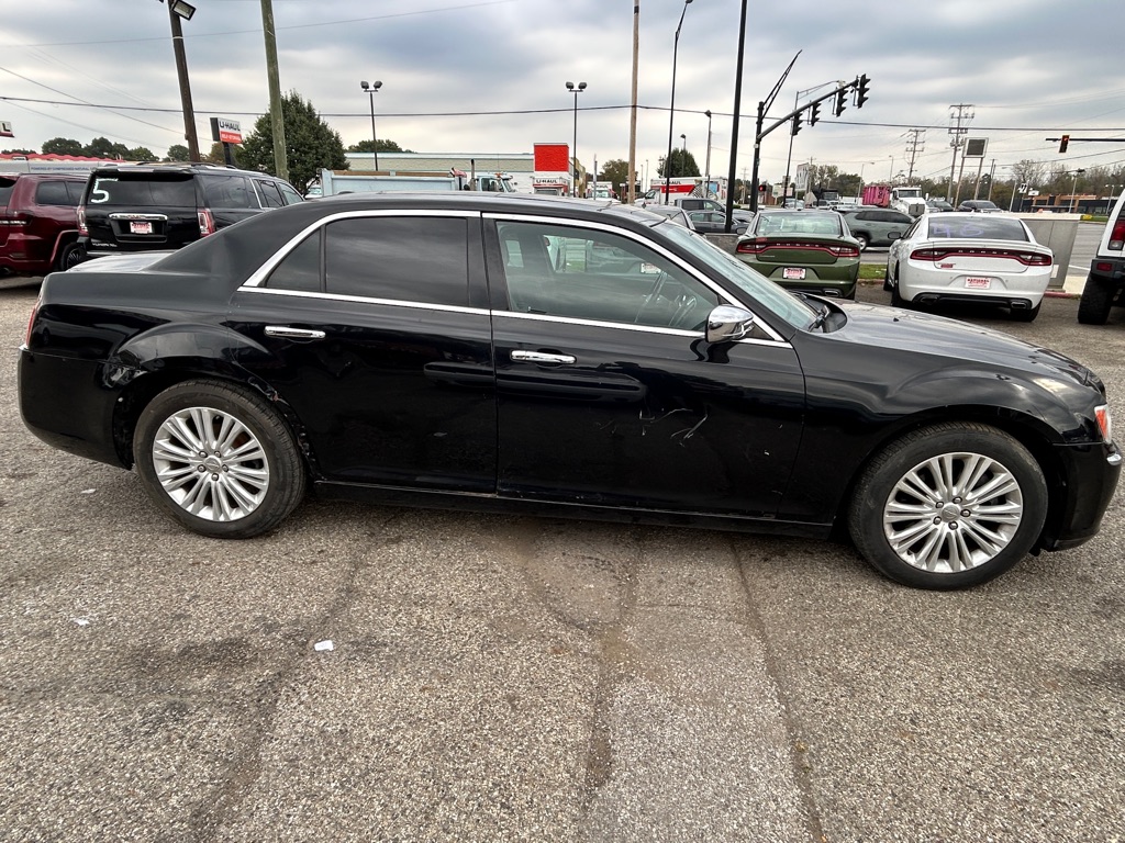 Photo 5 of this CHRYSLER 300C