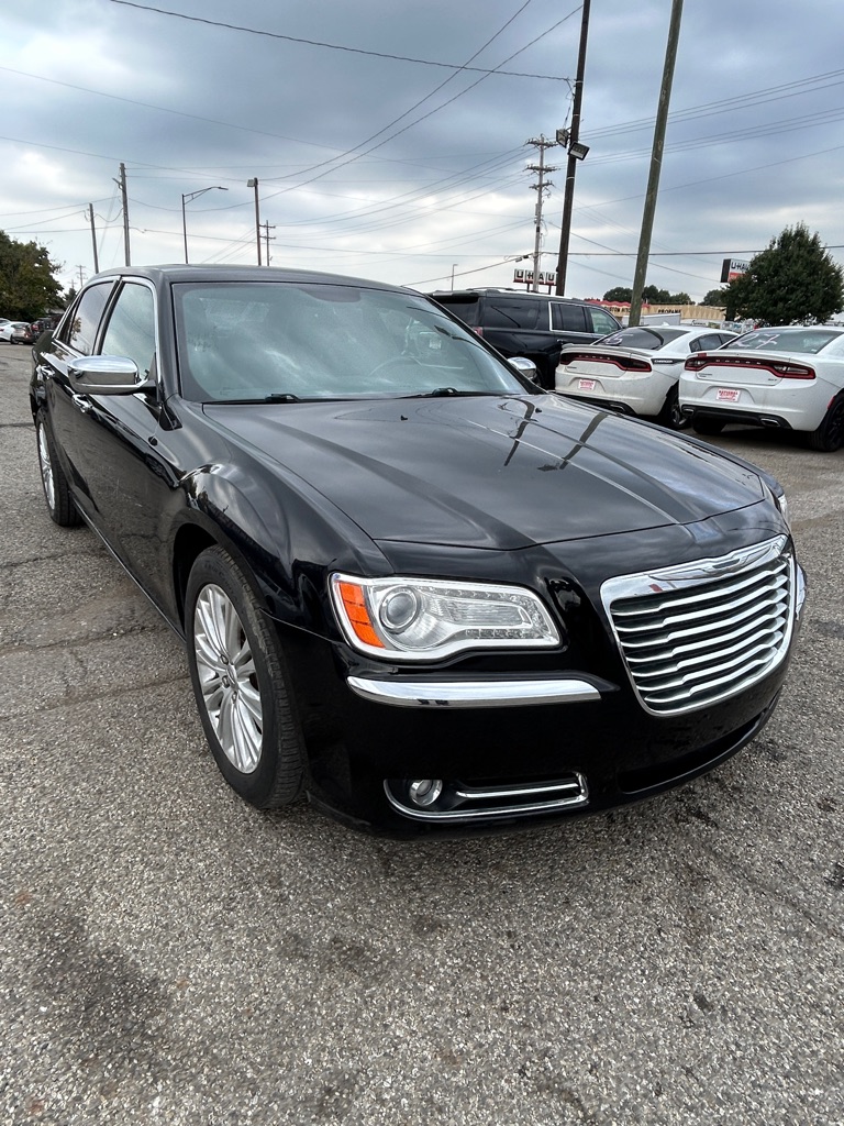 Photo 2 of this CHRYSLER 300C