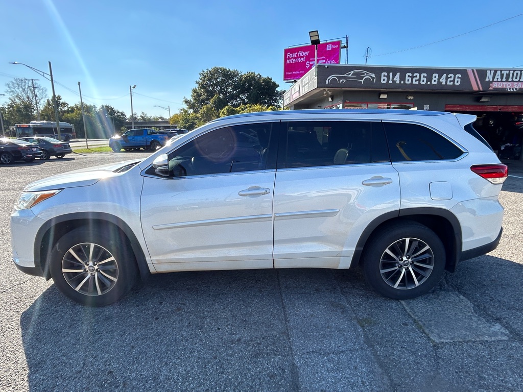 Photo 5 of this TOYOTA HIGHLANDER
