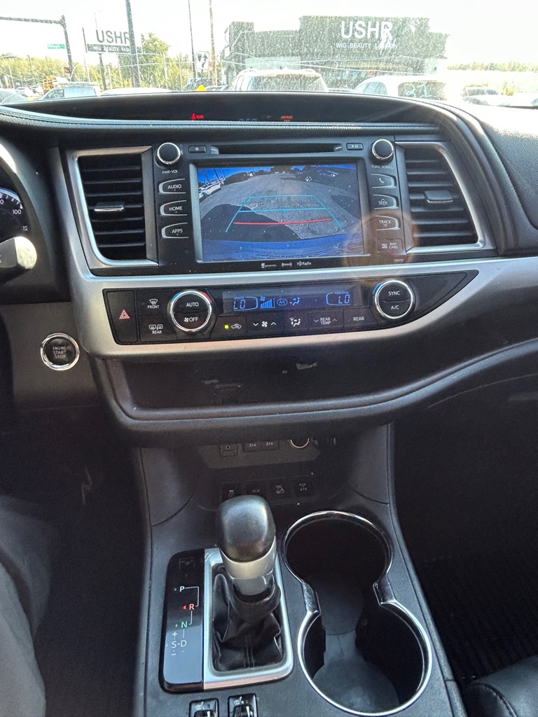 Photo 16 of this TOYOTA HIGHLANDER