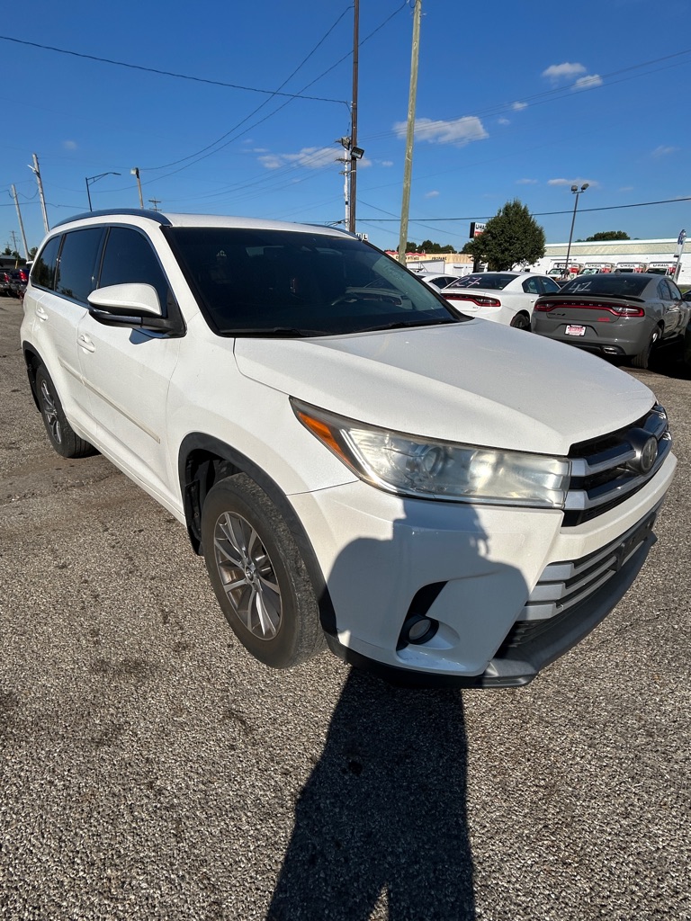 Photo 2 of this TOYOTA HIGHLANDER