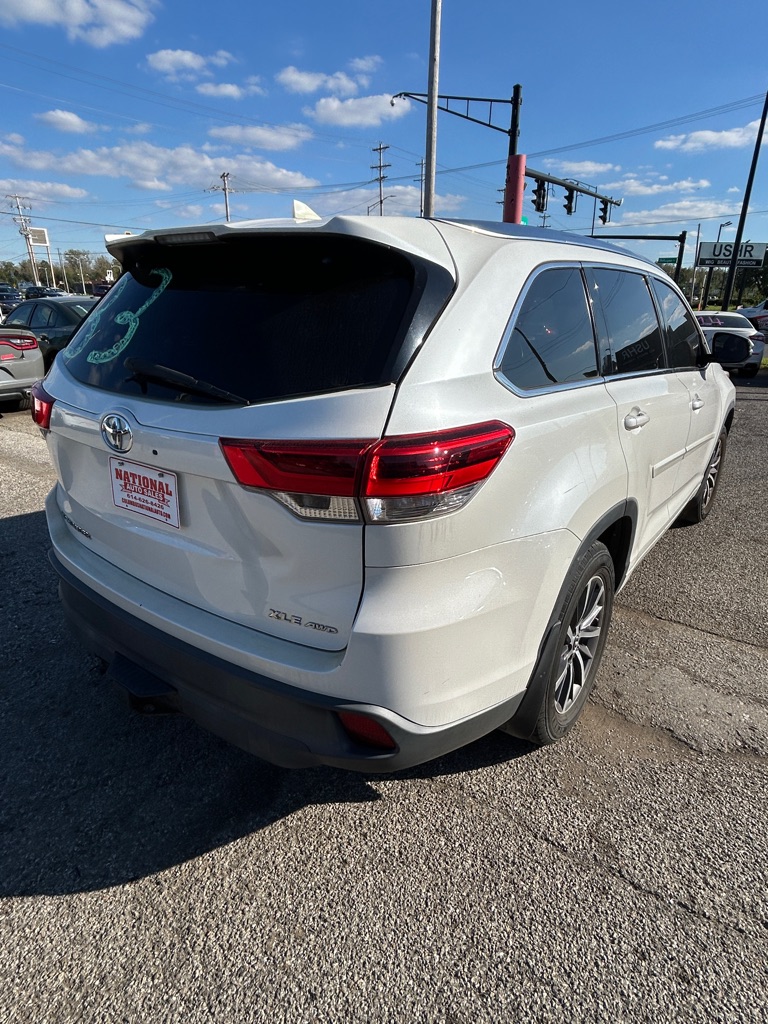 Photo 6 of this TOYOTA HIGHLANDER