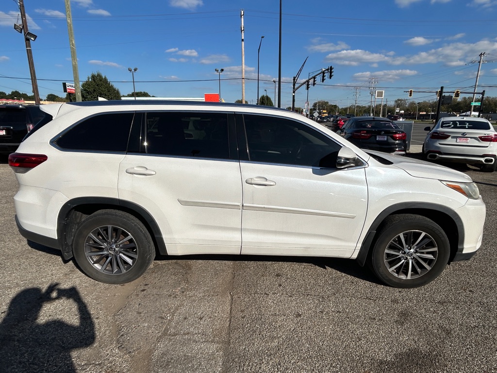 Photo 4 of this TOYOTA HIGHLANDER
