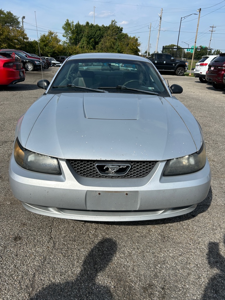 Photo 3 of this FORD MUSTANG